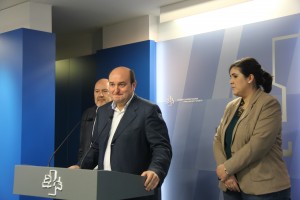 EAJ-PNV eta Podemos alderdien arteko autogobernuari buruzko bilera Legebilztarrean