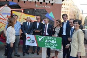 Ekitaldia Vitoria-Gasteizen. Gorka Urtaran, Mikel Legarda, Iñigo Urkullu (2016-06-20)