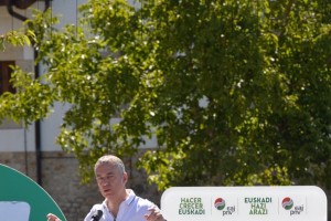 Iñigo Urkullu en el Alderdikide Eguna de Araba en Murgia