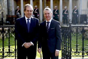 José María Gorroño, alcalde de Gernika e Iñigo Urkullu
