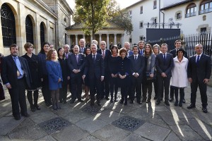 Iñigo Urkullu junto al grupo parlamenario Euzko Abertzaleak (EAJ-PNV)