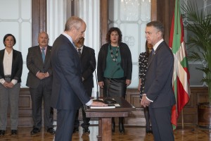 Los consejeros del Gobierno Vasco toman posesión de sus cargos