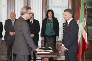 Los consejeros del Gobierno Vasco toman posesión de sus cargos