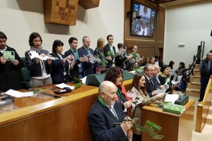 Tercera edición de la jornada de 'Puertas abiertas' en el Parlamento Vasco