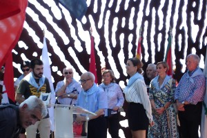 Homenaje a los gudaris, milicianos y mujeres de la Guerra Civil ante la escultura “Aterpe 1936 (La Huella)” de Artxanda