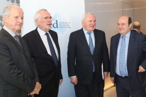 Andoni Ortuzar y Bertie Ahern en XX aniversario del Acuerdo de Viernes Santo 