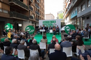 El presidente del GBB de EAJ-PNV, Joseba Egibar; el candidato de EAJ-PNV a Diputado General de Gipuzkoa, Markel Olano; y la cabeza de lista para Juntas Generales en Deba-Urola, María Eugenia Arrizabal