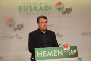 Aitor Estebanek TVE debatea baloratu du