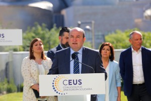 Presentación Coalición Europea CEUS Izaskun Bilbao Barandica (EAJ-PNV), Luis Padilla (CC), Juan Carlos Piñeiro (CxG), Daniel Innerarity (GB), María del Mar Llaneras (El Pi) y Lluis Vicent Bertomeu (DV