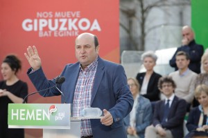 Mitin Donostia. Eneko Goia, Eider Mendoza, Markel Olano, Iñigo Urkullu, Andoni Ortuzar