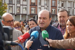 Andoni Ortuzar en la Feria Ganadera de Urkabustaiz