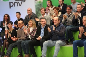 Mitin Barakaldo. Andoni Ortuzar, Iñigo Urkullu, Aitor Esteban, Josune Gorospe, Amaia Del Campo 