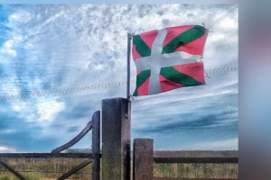 Aberri Eguna 2020 Lortuko dugu - Euskadi Aurrera - Ikurriña Etxean