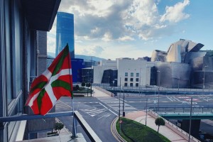 Aberri Eguna 2020 Lortuko dugu - Euskadi Aurrera - Ikurriña Etxean