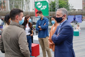 Acuerdo por la juventud - Iñigo Urkullu, Maitane Ipiñazar, Joseba Díez, Maialen Gurrutxaga.