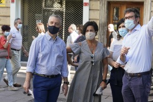 Paseo por Vitoria Gasteiz. Jone Berriozabal, Gorka Urtaran, Iñigo Urkullu.