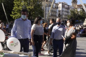 Paseo por Vitoria Gasteiz. Jone Berriozabal, Gorka Urtaran, Iñigo Urkullu.