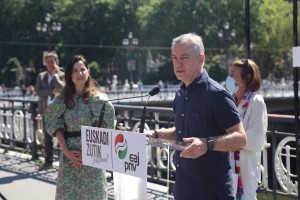 Acto sectorial Igualdad. Inmaculada Boneta, Maitane Ipiñazar, Iñigo Urkullu