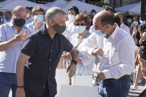 Mitin Vitoria-Gasteiz. Jone Berriozabal, Iñigo Urkullu, Andoni Ortuzar.