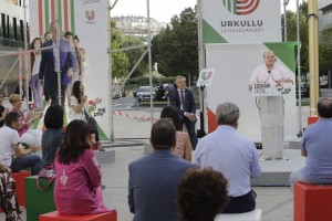 Mitin Donostia. Bakartxo Tejeria, Iñigo Urkullu, Andoni Ortuzar	