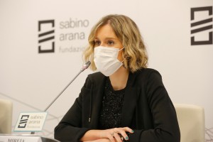 Mireia Zaratek eta Ignacio Etxeberriak Sabino Arana sariak jakitera eman dituzte