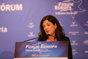 28-M Forum Nueva Economía. Juan Mari Aburto, Beatriz Artolazabal, Eneko Goia