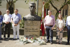 Homenaje a Estepan Urkiaga ‘Lauaxeta‘ en el 86 aniversario de su fusilamiento 