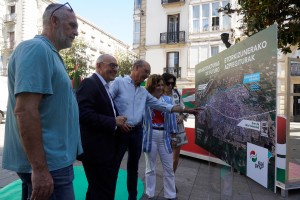 J-23 Azpiegiturei buruzko ekitaldia- Gasteiz - Mikel Legarda, Almudena Otaola, Ramiro González