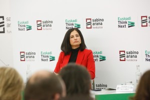 Euskadi Think Next - Politika eta komunikabideak