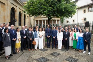 Imanol Pradales, pleno de juramento y toma de posesión