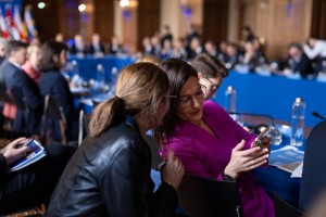 Oihane Agirregoitia en Cumbre por la Democracia y las Libertades de París