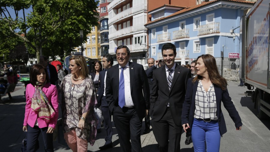 Izaskun Bilbao en la Arrain Azoka de Bermeo 
