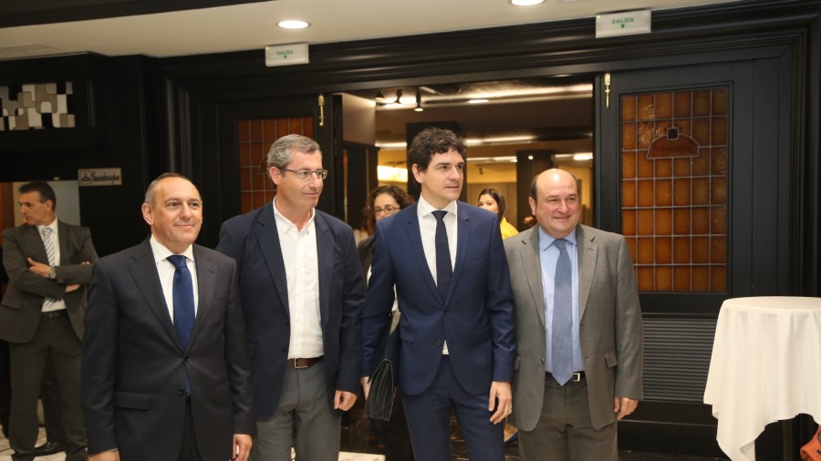 Ramiro González, Unai Rementeria, Markel Olano eta Andoni Ortuzar Ekonomia Berria Forumean