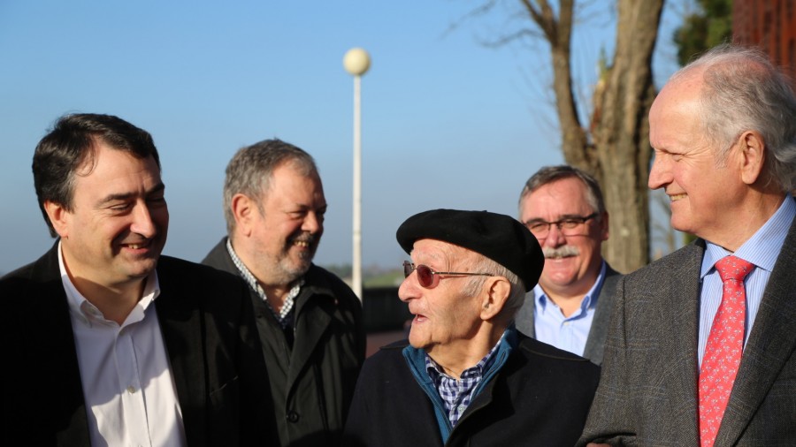 Aitor Esteban - Memoria Histórica