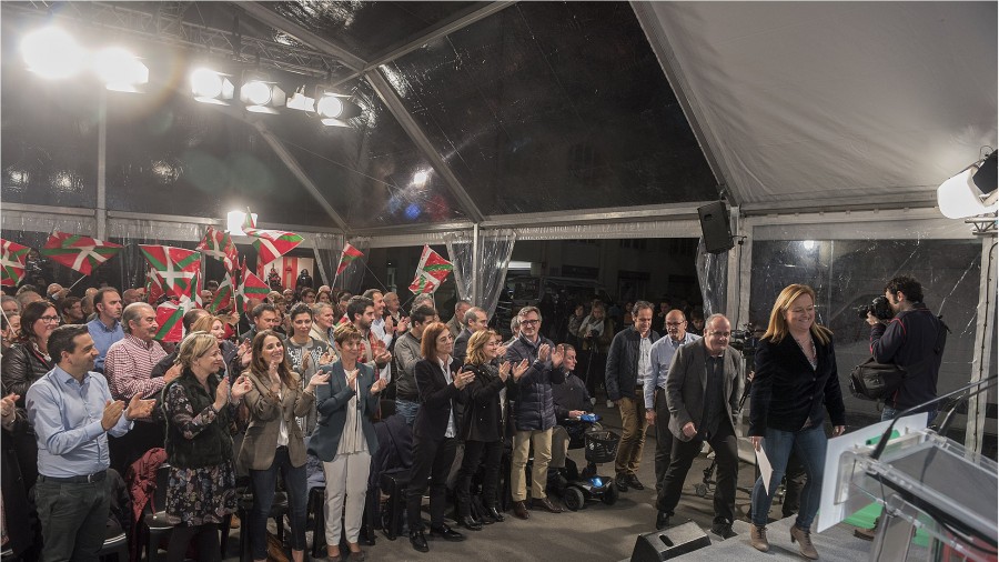 Mitin Bergara - Joseba Agirretxea, María Eugenia Iparragirre, Joseba Egibar	