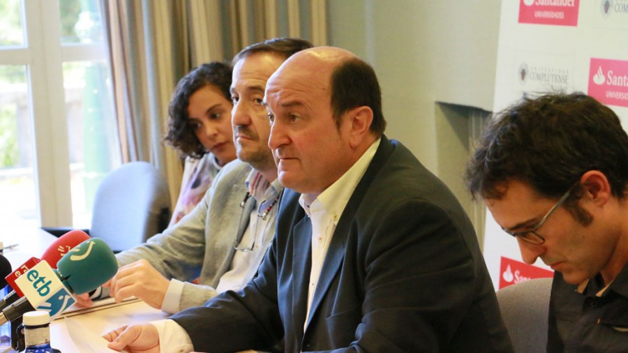 Ortuzar, en los Cursos de verano de la Universidad Complutense