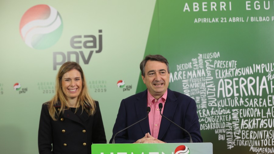 Aitor Esteban, Mireia Zarate. Presentación cartel Aberri Eguna. Bilbao