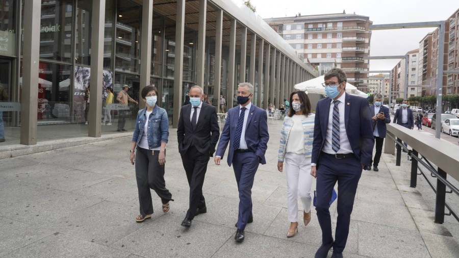 Iñigo Urkullu, Estefanía Beltran de Heredia, Beatriz Artolazabal, Ramiro González eta Gorka Urtaran