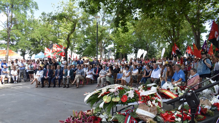 Omenaldia gudariei eta milizianoei Bilboren defentsaren 85. Urteurrena