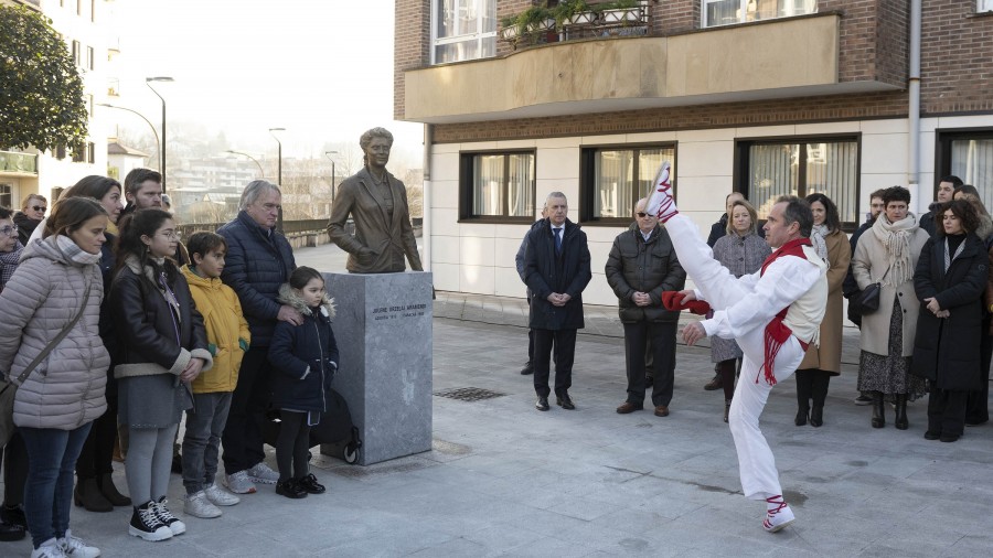 Azkoitiko Udalak Julene Urzelairi egindako omenaldia