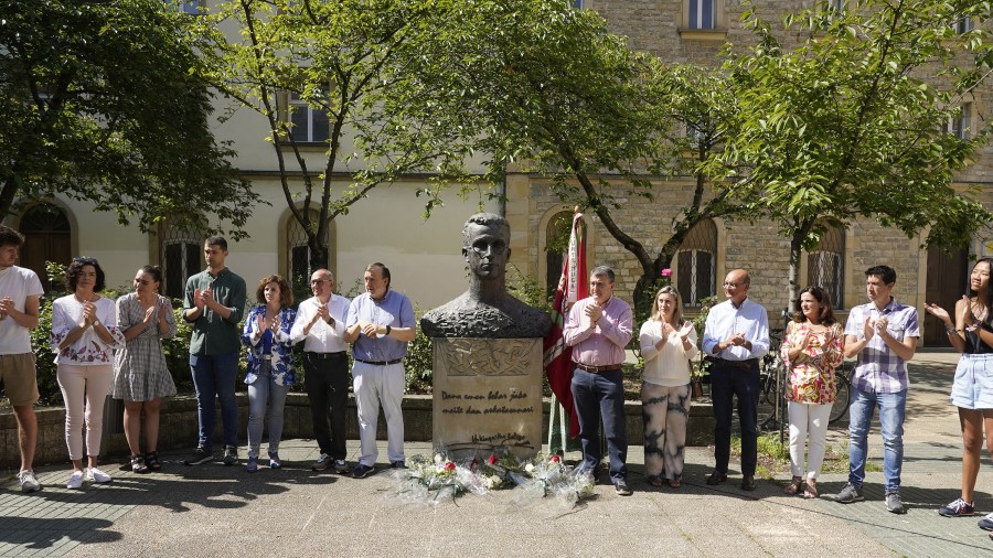 Estepan Urkiaga ´Lauaxeta´ jeltzaleari omenaldia fusilatu zuteneko 86.urteurrenean