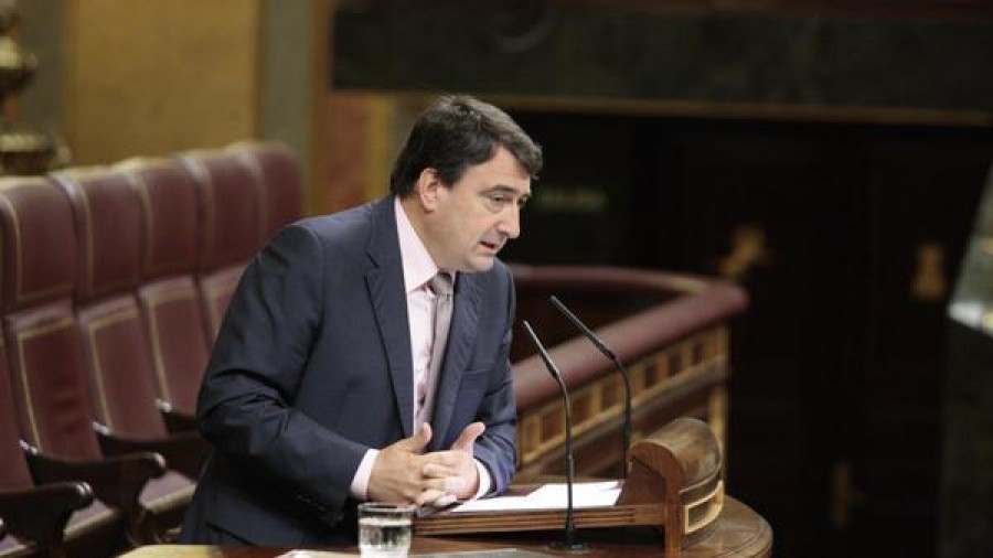 Esteban reclama a Europa “darle carpetazo ya con generosidad” a la crisis griega