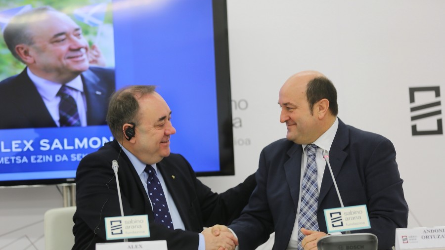 Andoni Ortuzar, presidente del EBB, asiste a la presentación del libro del político escoces Alex Salmond que ha sido editado en euskera por SAF
