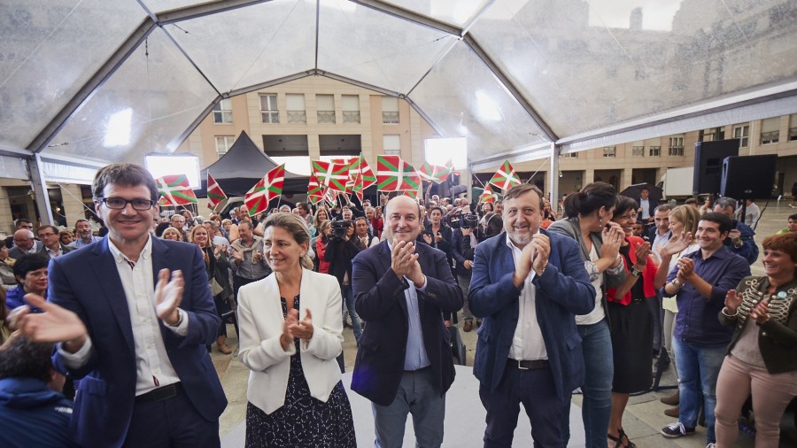 Ortuzar hace suyos y de EAJ-PNV los compromisos con Vitoria-Gasteiz que Urkullu ha adquirido esta mañana