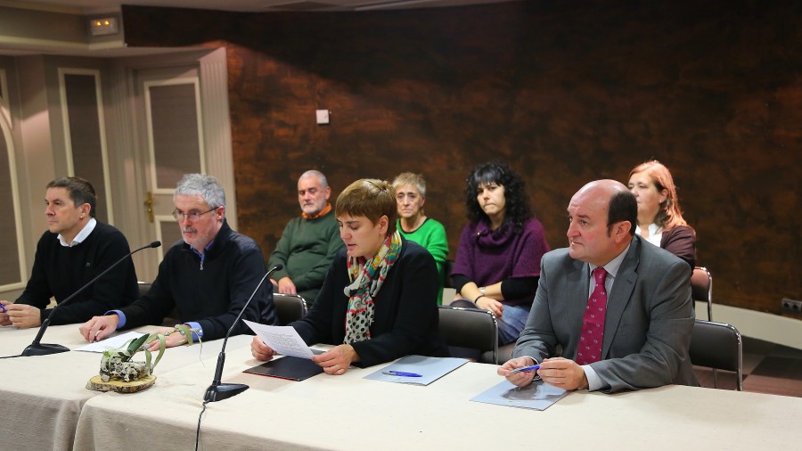 Declaración en el Hotel Abando sobre detenciones de Luhuso