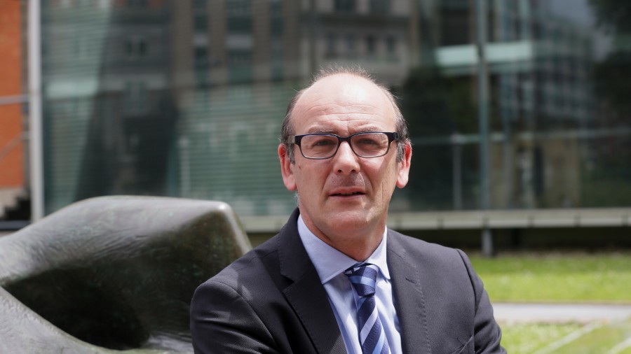 Agirretxea exige al Ministro Montoro que asuma como responsabilidad de su Gobierno el respeto de los derechos de los vascoparlantes en Euskadi