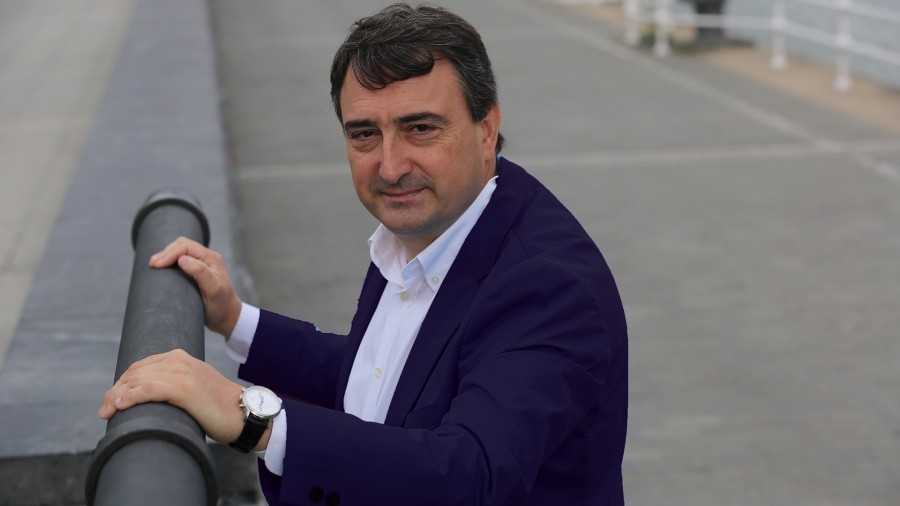 Aitor Esteban critica la reedición de la foto de Colón: “El PP se coloca en la España rancia”