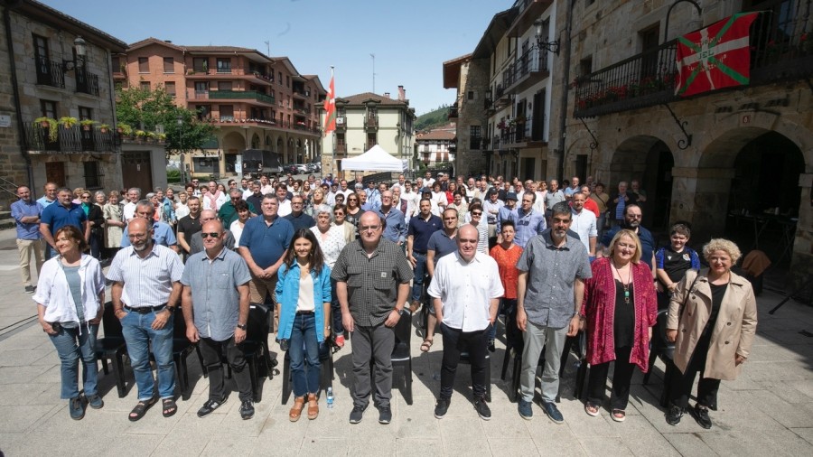 Populismo globalaren eta tokikoaren aurrean, “guztion ona defenditzen duten euskal erakunde sendo eta burujabeen” alde egiten du EAJ-PNVk