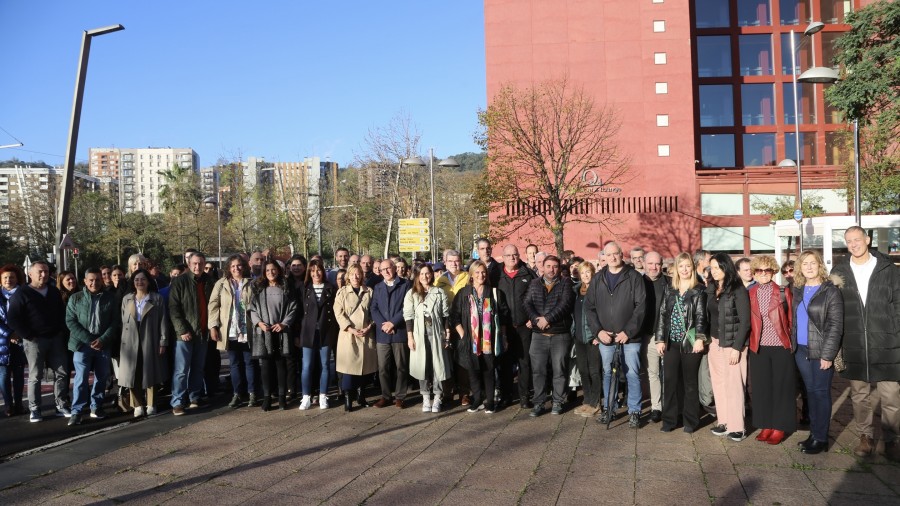 “Erakunde eta botere publiko guztiek dute euskararen biziberritzea eta normalizazioa bultzatzeko betebeharra, euskal herritar guztien hizkuntza-eskubideak bermatuz”