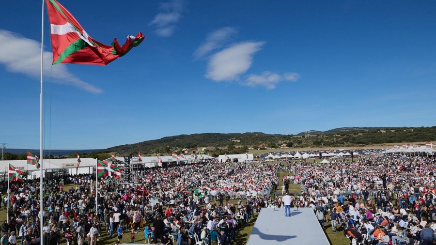 Ortuzar: “Euskal gehiengo politikoa bat dator Madrilgo eragile nagusiekin: aukera hau balia dezagun eta ekar dezagun Euskadira autogobernurako etorkizun berritua”